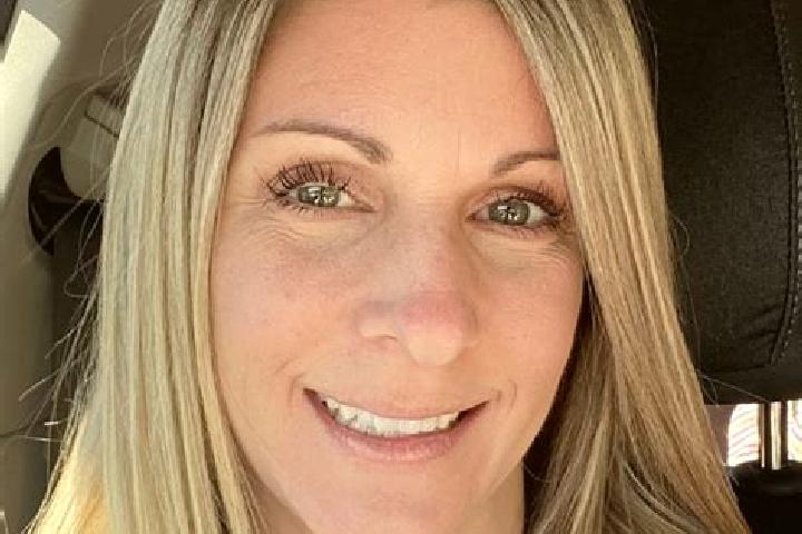 Naomi, 37 — Escort in Burnsville, United States