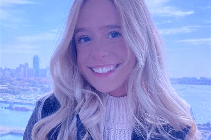 Naomi, 37 — Escort in Moundridge, United States
