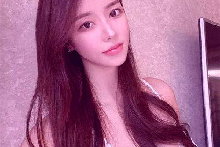 Naomi, 37 — Escort in Xiongchi, China