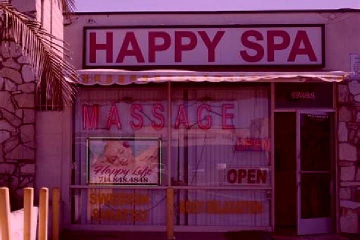 Naomi, 38, a auburn amber-eyed latina companion based in Las Vegas. Offering OWO, Erotic Massage, Striptease. Available for incall and outcall, day and eveni...