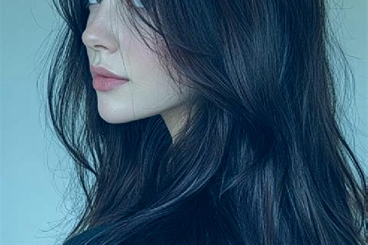 Naomi, 38, a auburn dark-eyed asian companion based in Curciu. Offering Overnight, Duos, Deep French Kissing, Girlfriend Experience. Available for incall and...