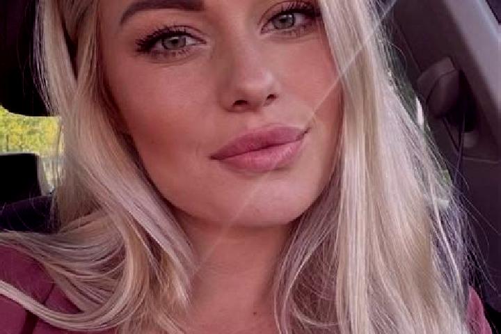 Naomi, 38, a blonde hazel-eyed european companion based in Kesten. Offering GFE, Striptease, Travel Companion, Party Girl. Available for incall and outcall, ...