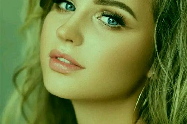 Naomi, 38, a dark blonde blue-eyed caribbean companion based in Faucogney-et-la-Mer. Offering OWO, Dinner Date, Couples. Available for incall and outcall, ov...