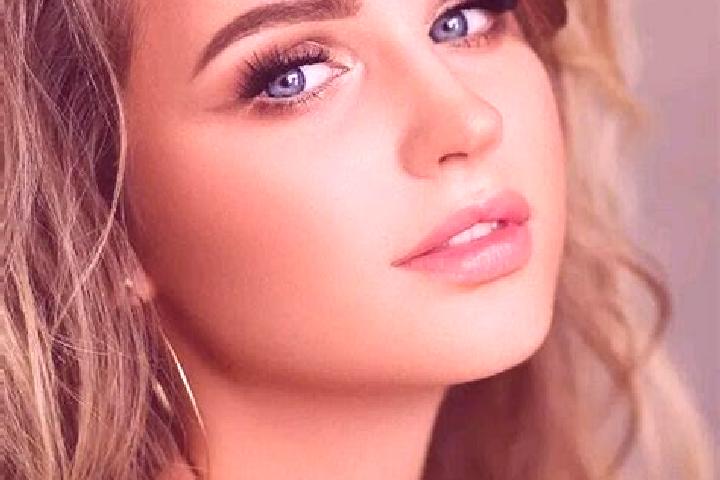 Naomi, 38, a dark blonde blue-eyed caribbean companion based in Osoppo. Offering CIM, Tantra, Travel Companion. Available for incall and outcall, overnight b...
