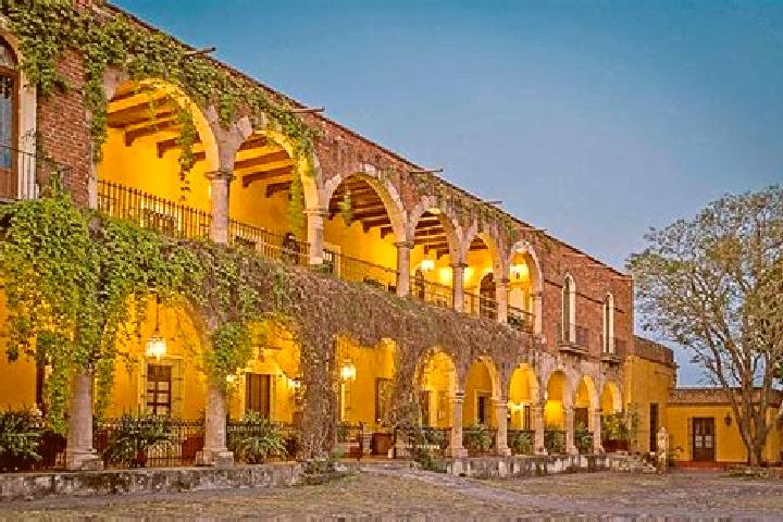Naomi, 38 — Escort in Ciendabajo (Hacienda de Abajo), Mexico