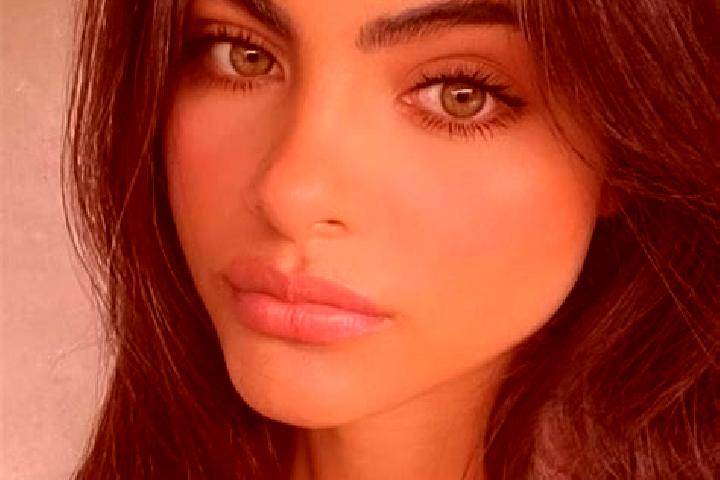 Naomi, 39, a auburn green-eyed indian companion based in Zubrzyca Dolna. Offering Fetish, CIM, Dinner Date. Available for incall and outcall, overnight booki...