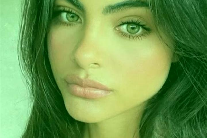 Naomi, 39, a black hazel-eyed caucasian companion based in Petin. Offering BDSM, OWO, Couples. Available for incall and outcall, overnight bookings available.