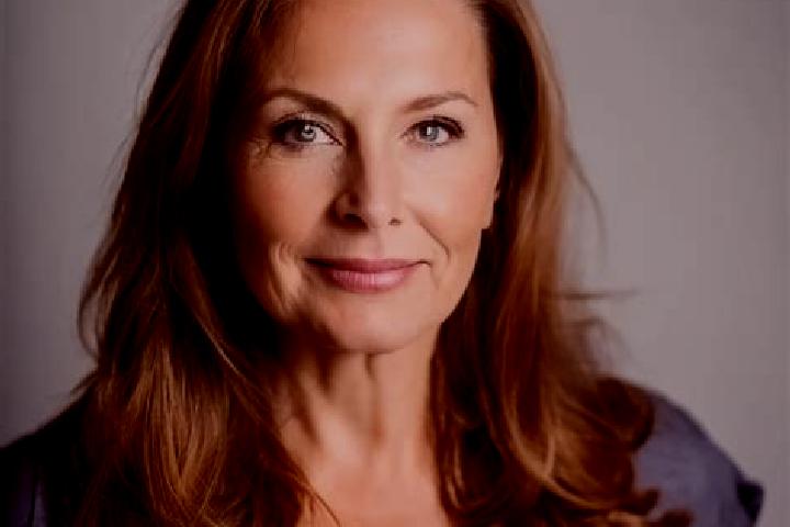 Naomi, 39, a chestnut blue-eyed caucasian companion based in Disley. Offering Travel Companion, Duos, GFE, Deep French Kissing, Fetish. Available for incall ...