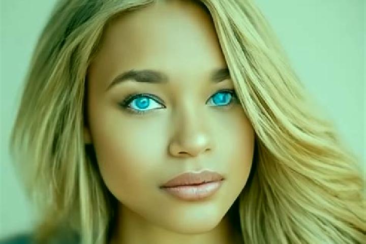 Naomi, 39, a dark blonde blue-eyed latina companion based in Rafales. Offering Erotic Massage, Couples, GFE. Available for incall and outcall, day and evenin...