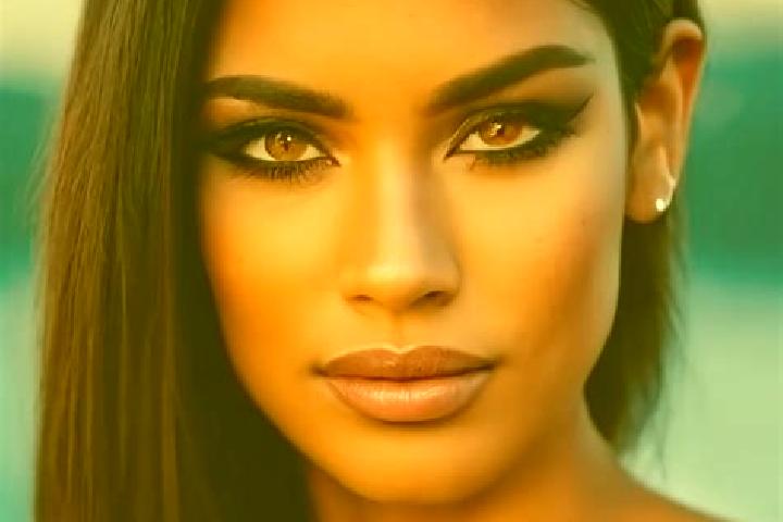 Naomi, 39, a red green-eyed latina companion based in Baric. Offering Party Girl, GFE, A-Level. Available for incall and outcall, day and evening dates.