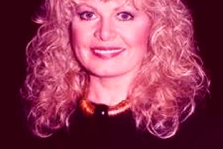 Naomi, 39 — Escort in Struthers, United States