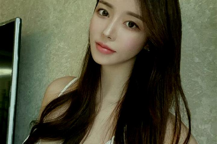 Naomi, 39 — Escort in Xiaojiangkou, China