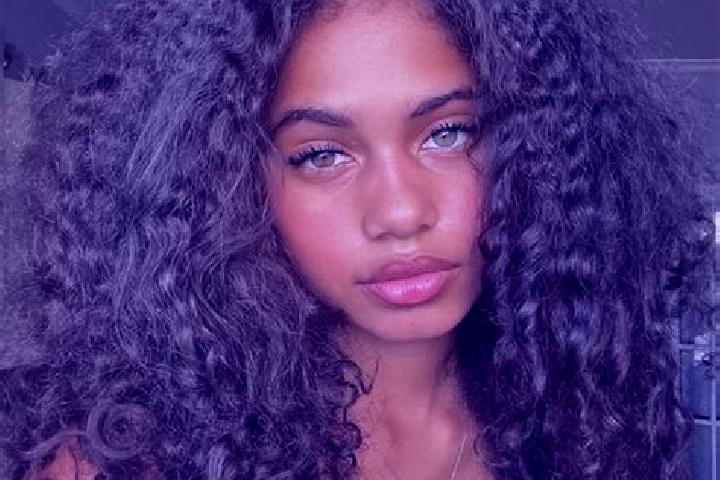 Natalie, 20, a dark blonde blue-eyed ebony companion based in Valtice. Offering 69, Massage. Available for incall and outcall, day and evening dates.