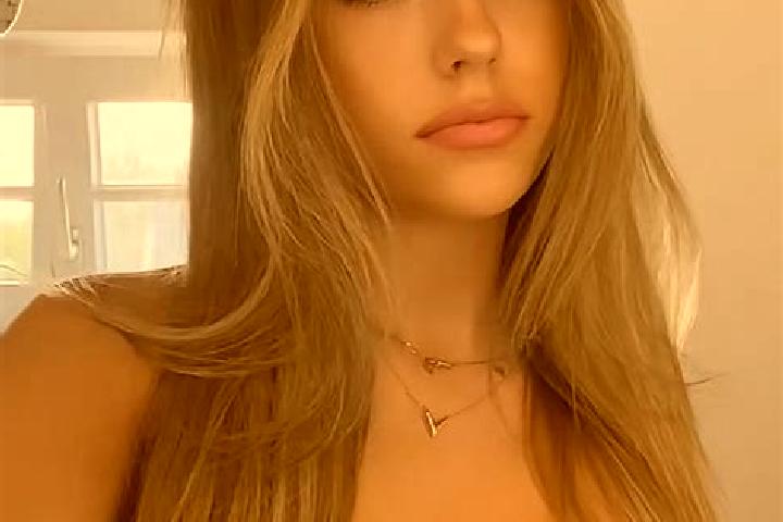 Natalie, 20, a dark blonde brown-eyed slavic companion based in Kelungkung. Offering A-Level, CIM. Available for incall and outcall, day and evening dates.
