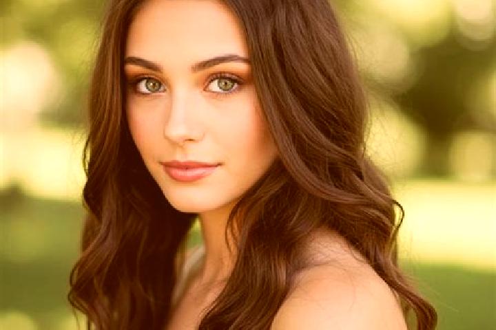 Natalie, 21, a auburn hazel-eyed caribbean companion based in Hergiswil. Offering GFE, Dinner Date, Domination, BDSM. Available for incall and outcall, day a...