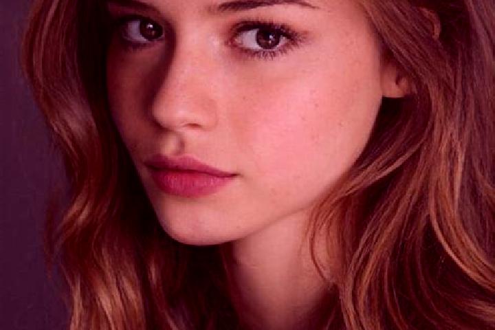 Natalie, 21, a auburn hazel-eyed caucasian companion based in Pagerwojo. Offering GFE, Party Girl, Couples. Available for incall and outcall, overnight booki...