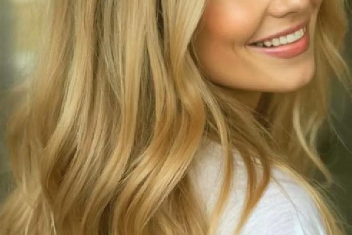 Natalie, 21, a blonde hazel-eyed middle eastern companion based in Kapelln. Offering Dinner Date, Duos, Roleplay. Available for incall and outcall, day and e...
