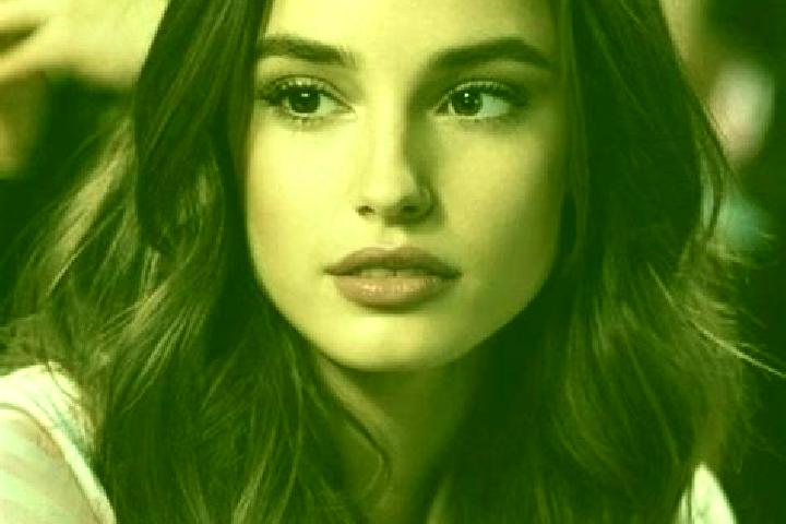 Natalie, 21, a brunette brown-eyed mediterranean companion based in Cecelice. Offering Striptease, Dinner Date, Duos. Available for incall and outcall, day a...