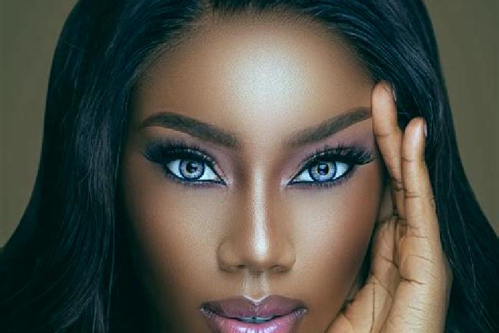 Natalie, 21, a chestnut blue-eyed ebony companion based in Donaldsonville. Offering Massage, OWO. Available for incall and outcall, day and evening dates.