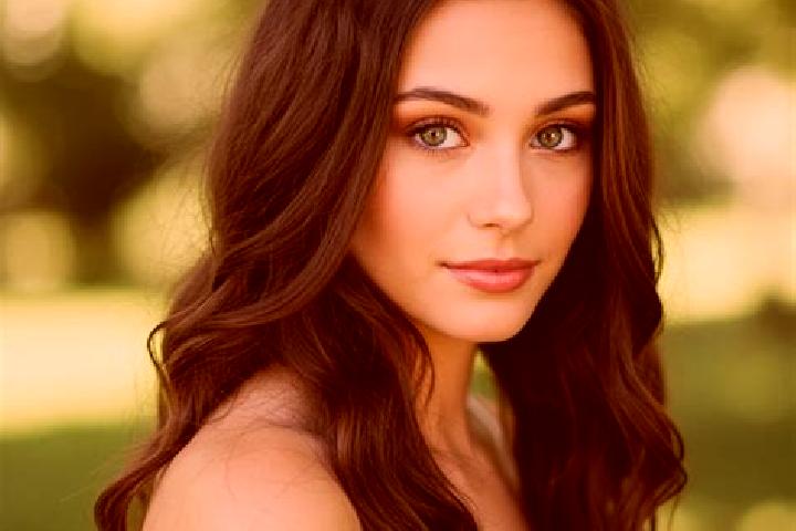 Natalie, 21, a chestnut hazel-eyed asian companion based in Ellerslie. Offering A-Level, Fetish, Party Girl. Available for incall and outcall, day and evenin...