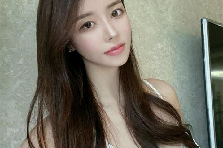 Natalie, 21 — Escort in Aiximan, China