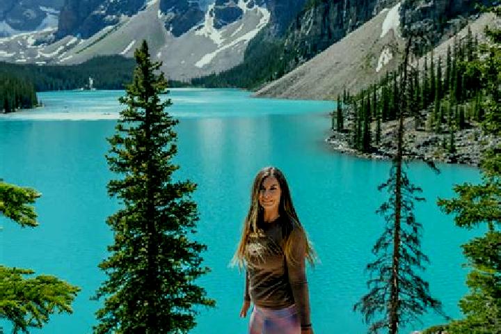 Natalie, 21 — Escort in Lake Louise, Canada