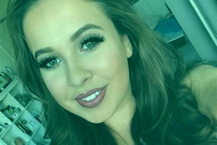 Natalie, 22, a auburn amber-eyed slavic companion based in Margineni-Munteni. Offering Roleplay, Prostate Massage, Striptease, Domination. Available for inca...