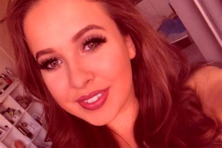Natalie, 22, a blonde brown-eyed caucasian companion based in Hoya de Cintora (La Hoya de Arriba). Offering Fetish, Deep French Kissing, Massage. Available f...