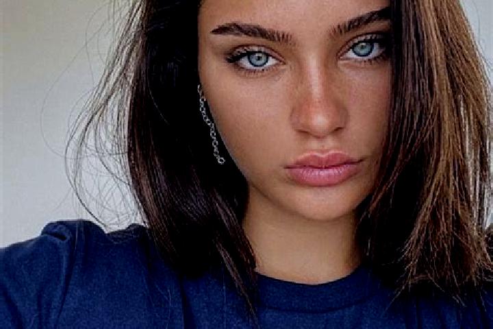 Natalie, 22, a brunette dark-eyed european companion based in Cigangsa. Offering Roleplay, CIM, A-Level. Available for incall and outcall, overnight bookings...