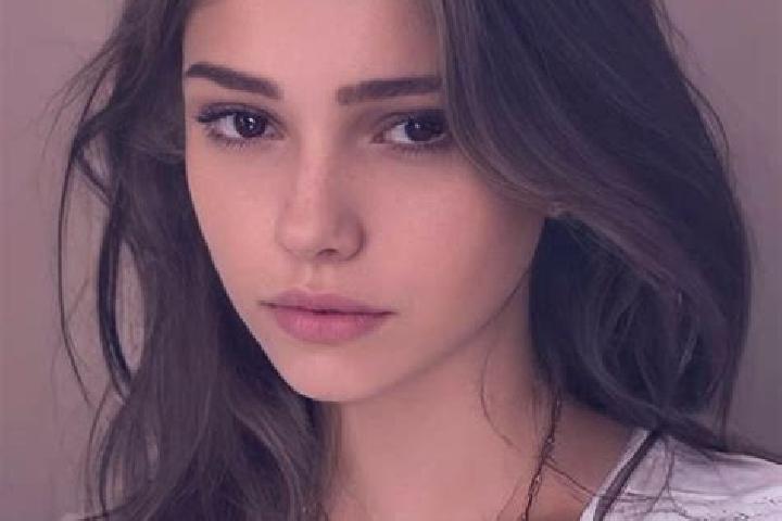 Natalie, 22, a brunette green-eyed slavic companion based in Estouy. Offering Prostate Massage, Party Girl, Fetish, Massage, Tantra. Available for incall and...