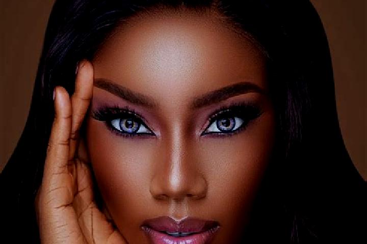 Natalie, 22, a red blue-eyed ebony companion based in Forest Hill South. Offering GFE, Domination, Duos, Fetish. Available for incall and outcall, day and ev...