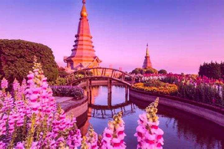 Natalie, 22 — Escort in Bang Saphan, Thailand