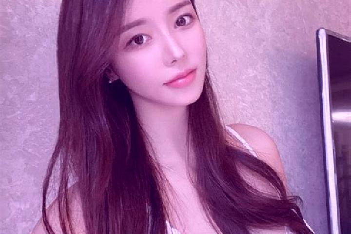 Natalie, 22 — Escort in Dajun, China
