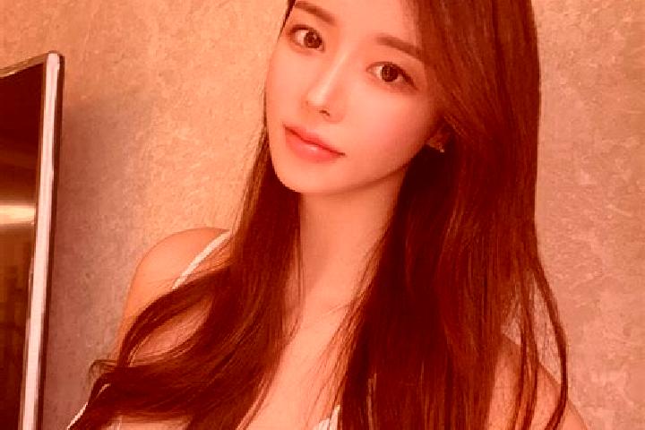 Natalie, 22 — Escort in Guqian, China