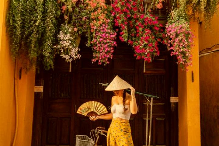 Natalie, 22 — Escort in Lang, Vietnam