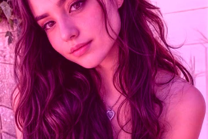 Natalie, 23, a auburn amber-eyed mediterranean companion based in Nanyo. Offering Deep French Kissing, Erotic Massage, Couples. Available for incall and outc...
