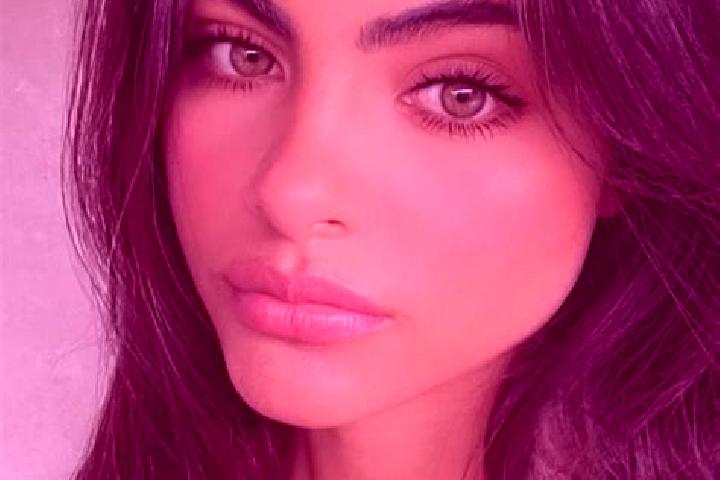 Natalie, 23, a auburn dark-eyed latina companion based in La Encantada. Offering OWO, Domination, Tantra, Deep French Kissing, Prostate Massage. Available fo...