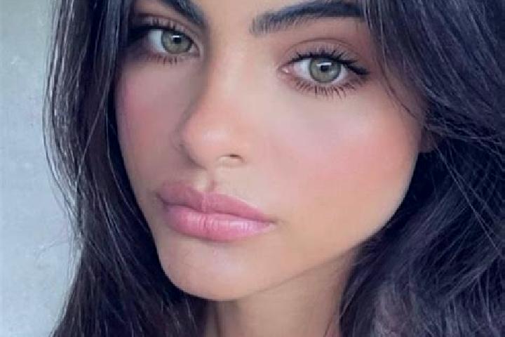 Natalie, 23, a brunette dark-eyed mediterranean companion based in Pacific Heights. Offering Roleplay, Prostate Massage, Duos. Available for incall and outca...