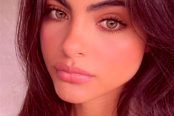 Natalie, 23, a brunette green-eyed mediterranean companion based in Stewart. Offering Duos, Fetish, Couples, Tantra. Available for incall and outcall, day an...