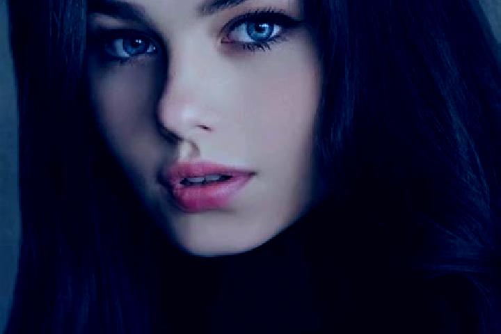 Natalie, 23, a chestnut dark-eyed slavic companion based in Vyshka. Offering Duos, A-Level, Massage. Available for incall and outcall, day and evening dates.