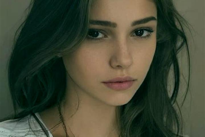 Natalie, 23, a chestnut grey-eyed slavic companion based in Anguita. Offering Prostate Massage, Duos, BDSM. Available for incall and outcall, overnight booki...