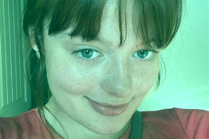 Natalie, 23, a red brown-eyed latina companion based in Bage-la-Ville. Offering Party Girl, BDSM, Duos, Fetish. Available for incall and outcall, day and eve...