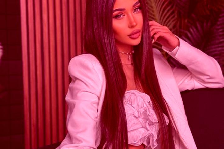 Natalie, 23 — Escort in Davtashen, Armenia