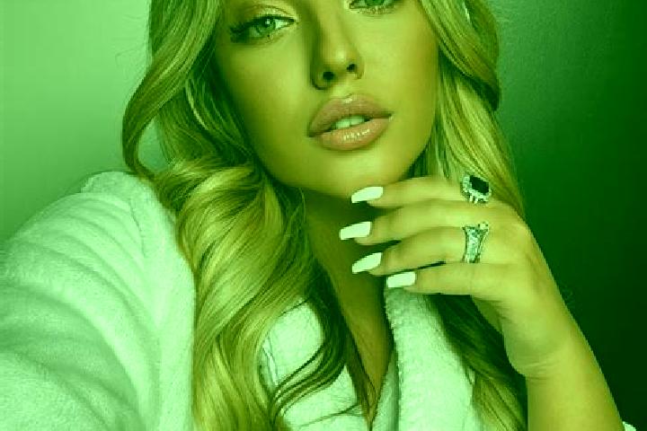 Natalie, 23 — Escort in Hong, Denmark