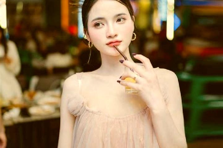 Natalie, 23 — Escort in Muang Xon, Laos