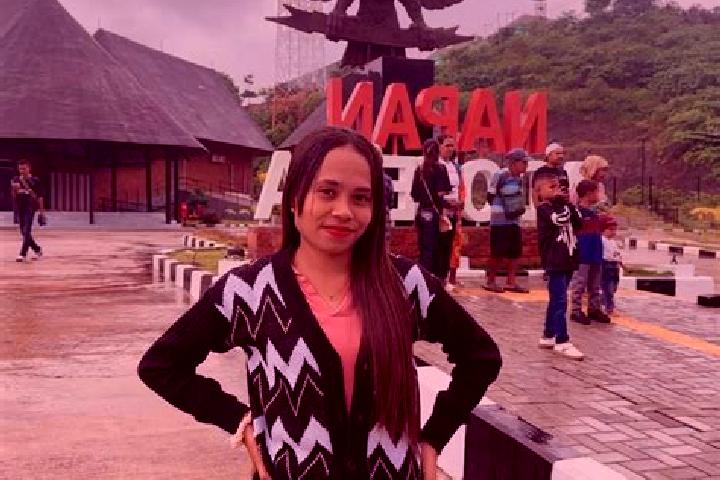 Natalie, 23 — Escort in Oenaek, Indonesia