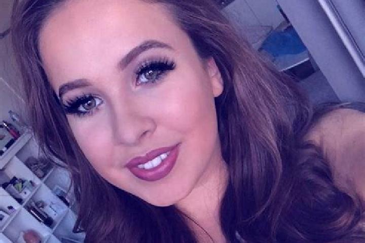 Natalie, 24, a red dark-eyed caucasian companion based in Monteriggioni. Offering Dinner Date, Erotic Massage, Massage, Party Girl, Domination. Available for...