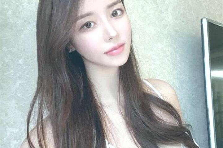 Natalie, 24 — Escort in Zhongpai, China
