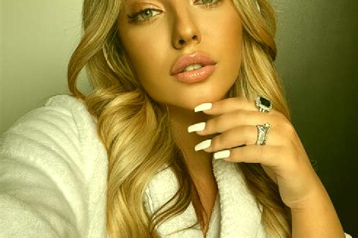 Natalie, 25, a blonde amber-eyed latina companion based in Penne. Offering Erotic Massage, Roleplay, Travel Companion. Available for incall and outcall, day ...