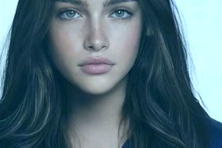 Natalie, 25, a brunette blue-eyed caucasian companion based in Kellits. Offering Tantra, Girlfriend Experience, Roleplay. Available for incall and outcall, d...